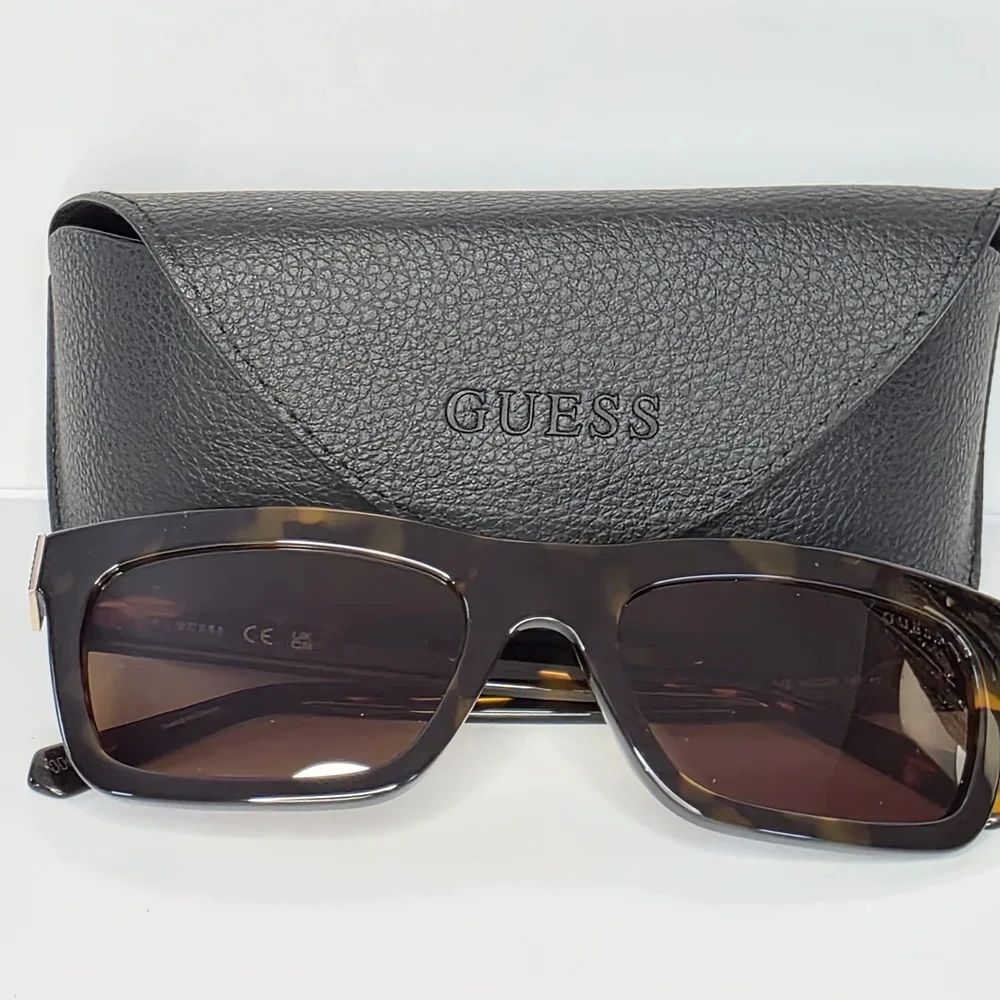 GUESS Men's Tortoise Sunglasses